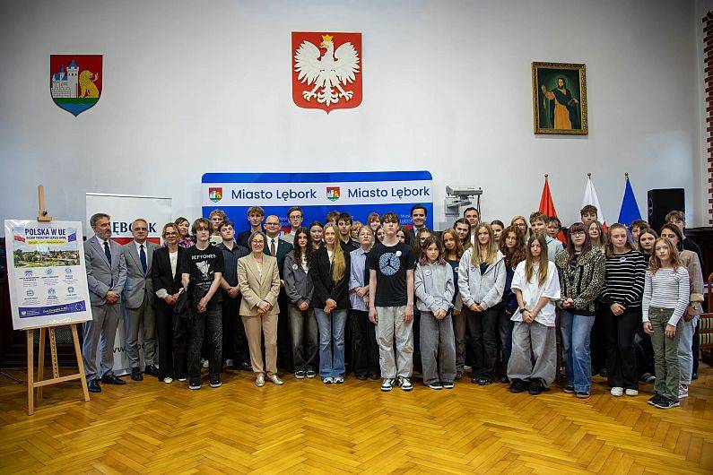 Obraz Uczniowie SLO na spotkaniu z Ambasador Luksemburga, Panią Peggy Frantzen.