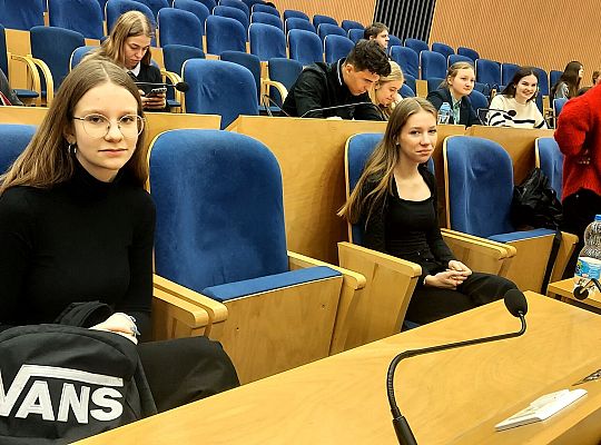 Udział uczennic w konkursie „Poznaj swoje prawa w pracy”