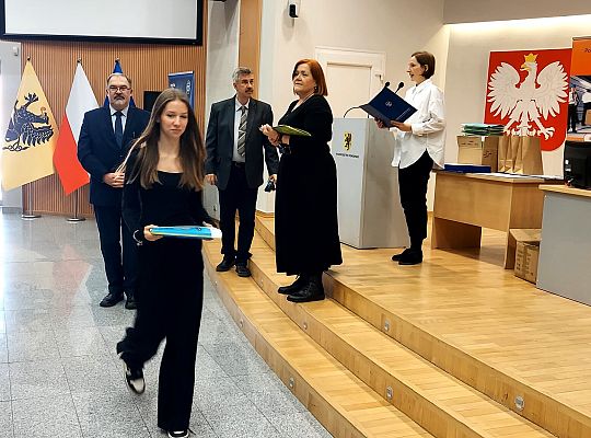 Udział uczennic w konkursie „Poznaj swoje prawa w pracy”