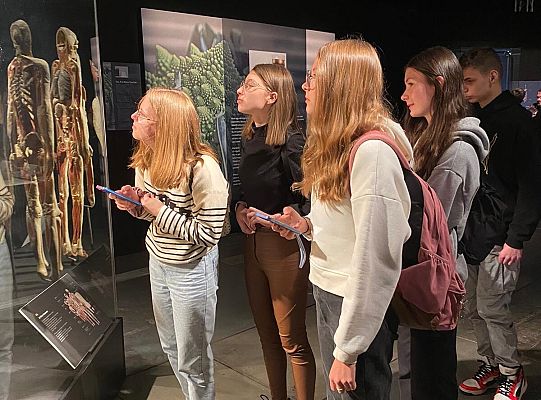Wycieczka na wystawę Body Worlds