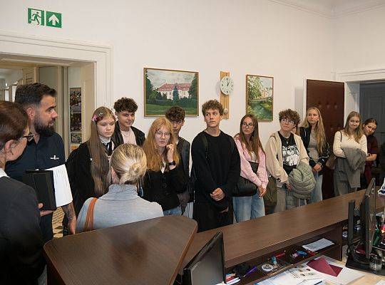 „Młodzi Ambasadorzy Edukacji Obywatelskiej” z wizytą w Starostwie Powiatowym w Lęborku.