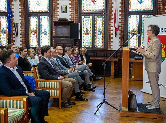 Uczniowie SLO na spotkaniu z Ambasador Luksemburga, Panią Peggy Frantzen.